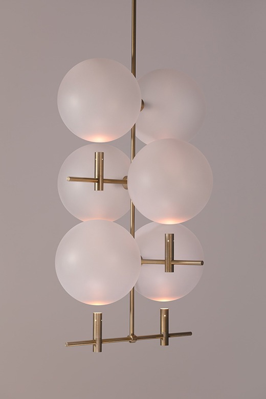 Luna-vertical-chandelier-stainless-steel-construction-in-combination-with-technical-glass-made-in-the-czech-republic