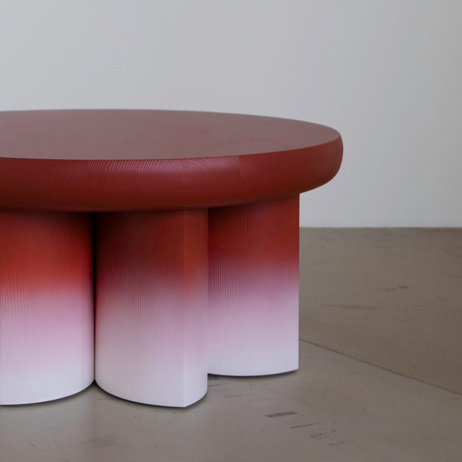 Rosette-low conference table with gradient