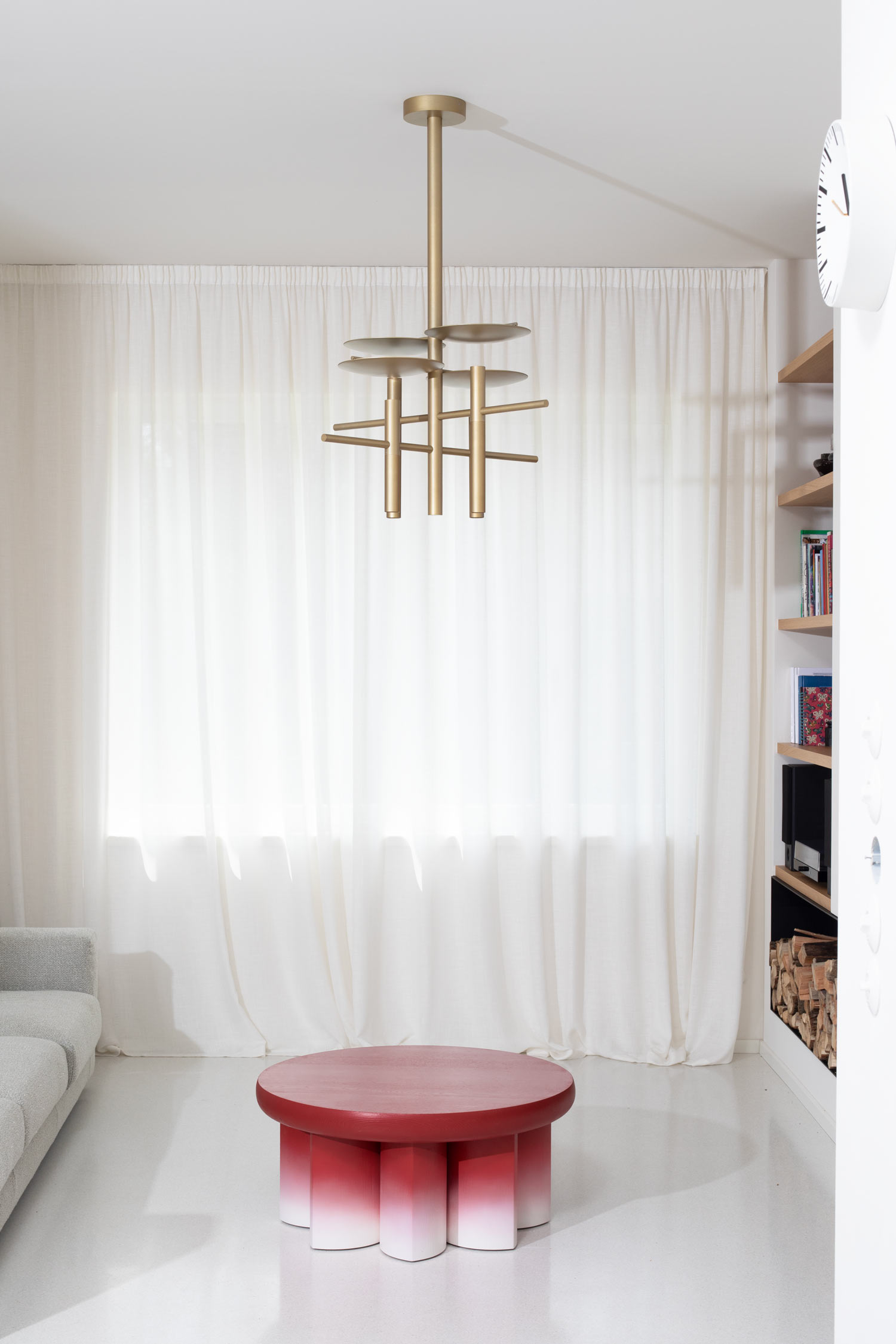 Lunae-luminaire-stainless-steel-brass-vertical-luminaire-designed-by-jiri-krejcirik-interior-context