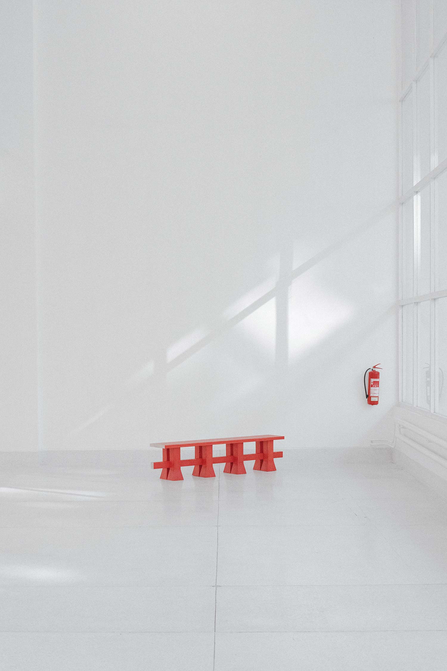 Arnaud-red-wooden-bench-by-Jiri-Krejcirik