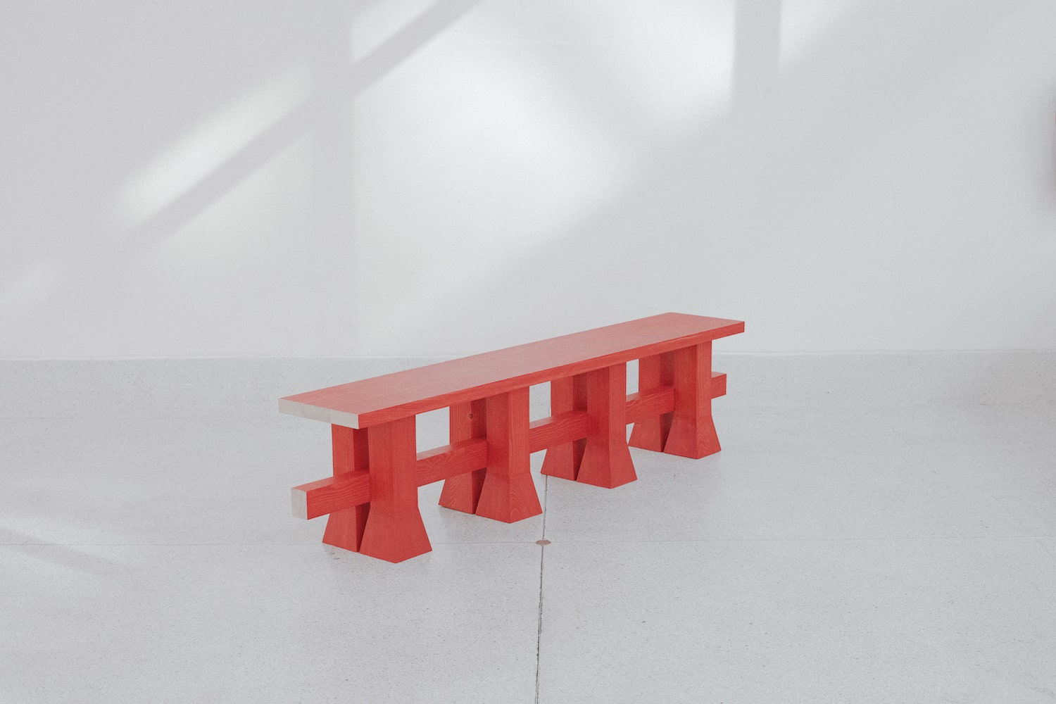 Arnaud-red-wooden-bench-by-Jiri-Krejcirik-07
