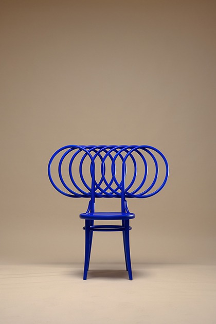 Jiri-Krejcirik-designed-ode-to-chair-14-for-Ton-Thonet-